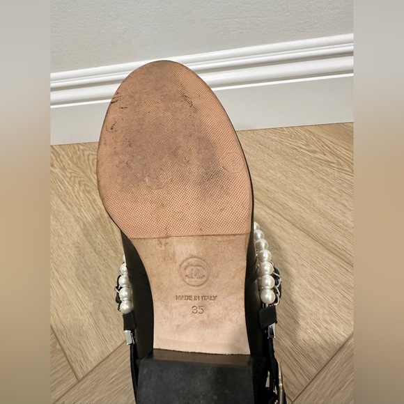 CHANEL Captoe Pearl Boots (35) - Picture 8 of 10